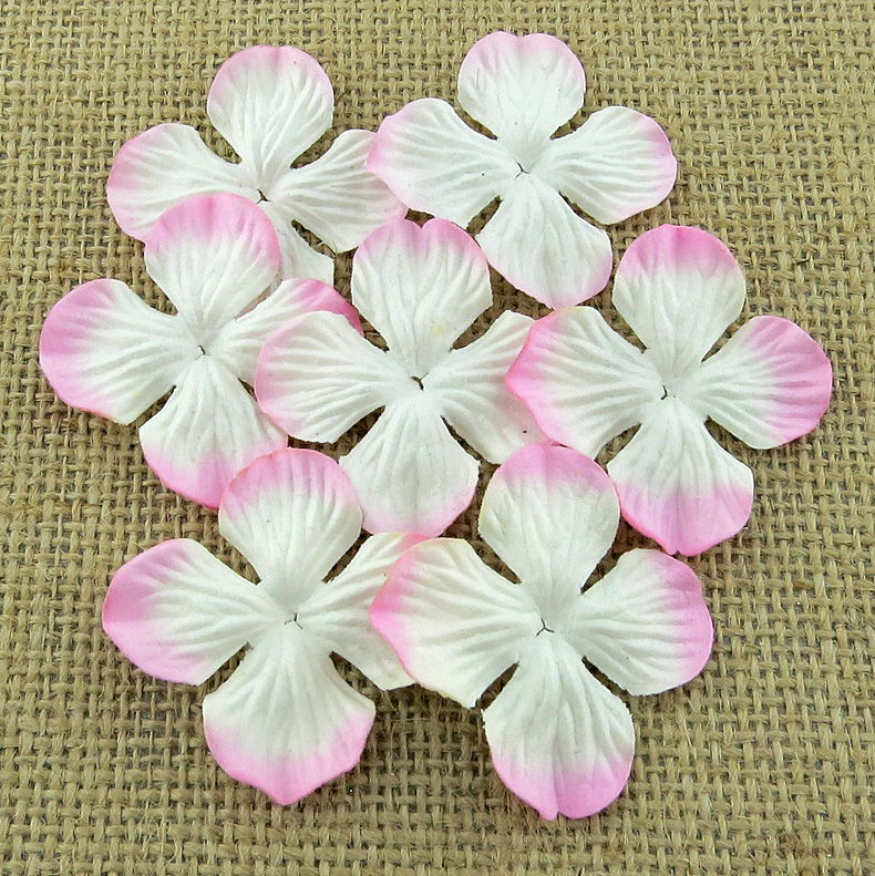 Цветы гортензии 25 мм белые с розовыми краями (10 шт) SAA-395.1 в магазине Арт-Леди